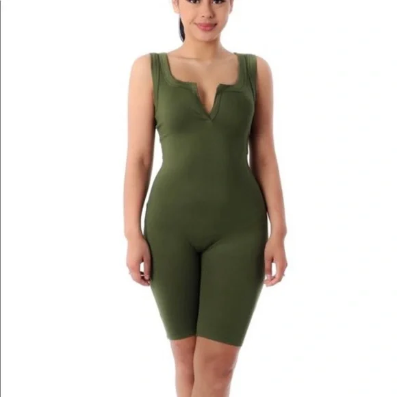 Basic Rompers - Picture 2 of 3